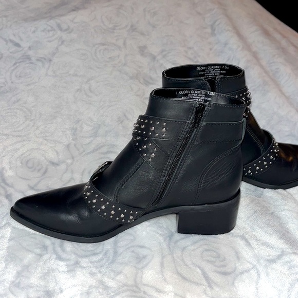 Steve Madden Glori black studded motorcycle booties. 71/2. - Picture 5 of 11